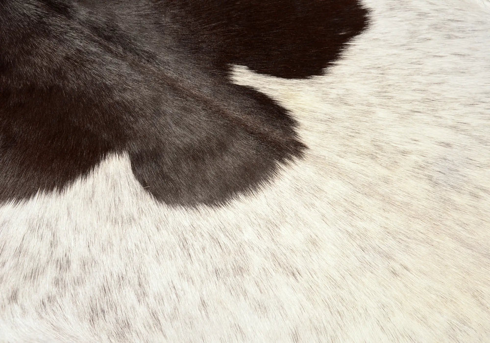 Goatskin rug #040 warm black and white detail