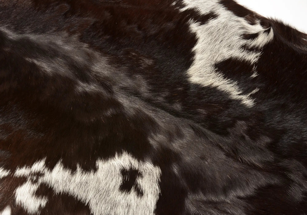 Goatskin rug warm black and white #046 detail